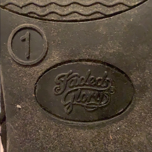 Shoes - Picture 5 of 5